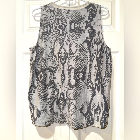 New AKEMI + KIN Marietta Cocoon Top Shirt Blouse Gray Snake Skin Anthropologie L - Picture 2 of 14